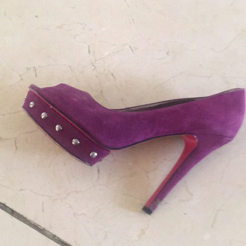 Shoes - Picture 2 of 3